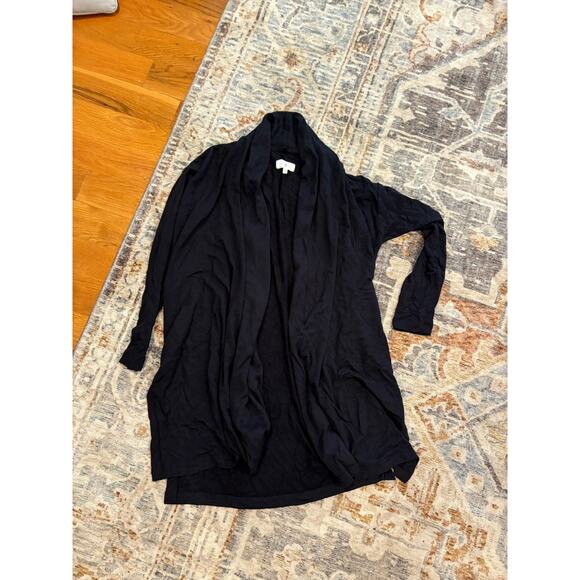 Lot Of 19 Pieces Of Women’s Clothing (sweaters, Shorts +more) Sized XS - Picture 7 of 7